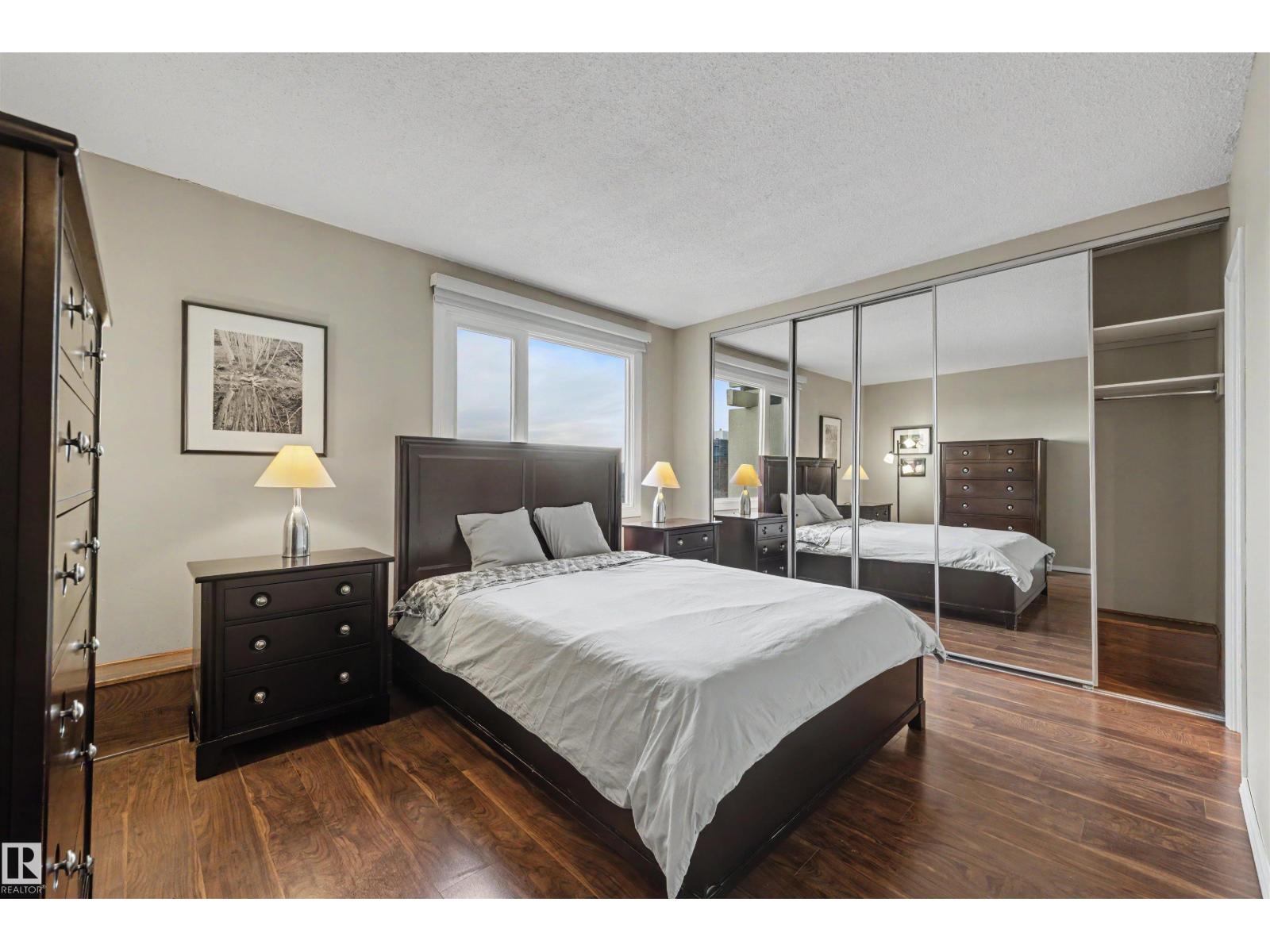 #905 9809 110 ST NW