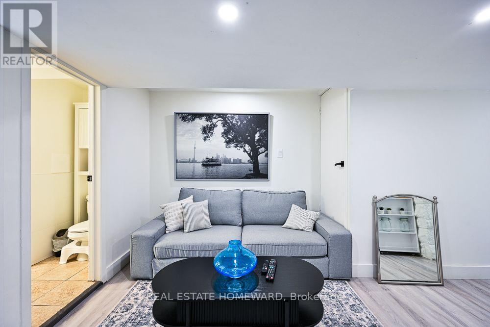 Lower - 145 Boston Avenue, Toronto, Ontario  M4M 2T8 - Photo 5 - E14032760