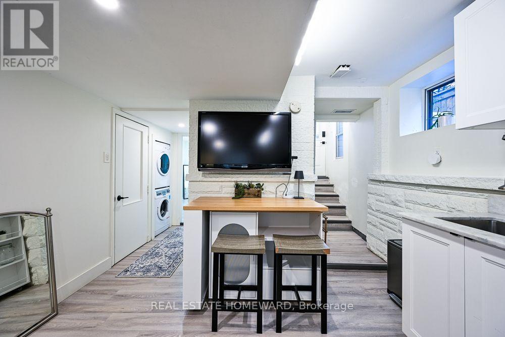 Lower - 145 Boston Avenue, Toronto, Ontario  M4M 2T8 - Photo 6 - E14032760