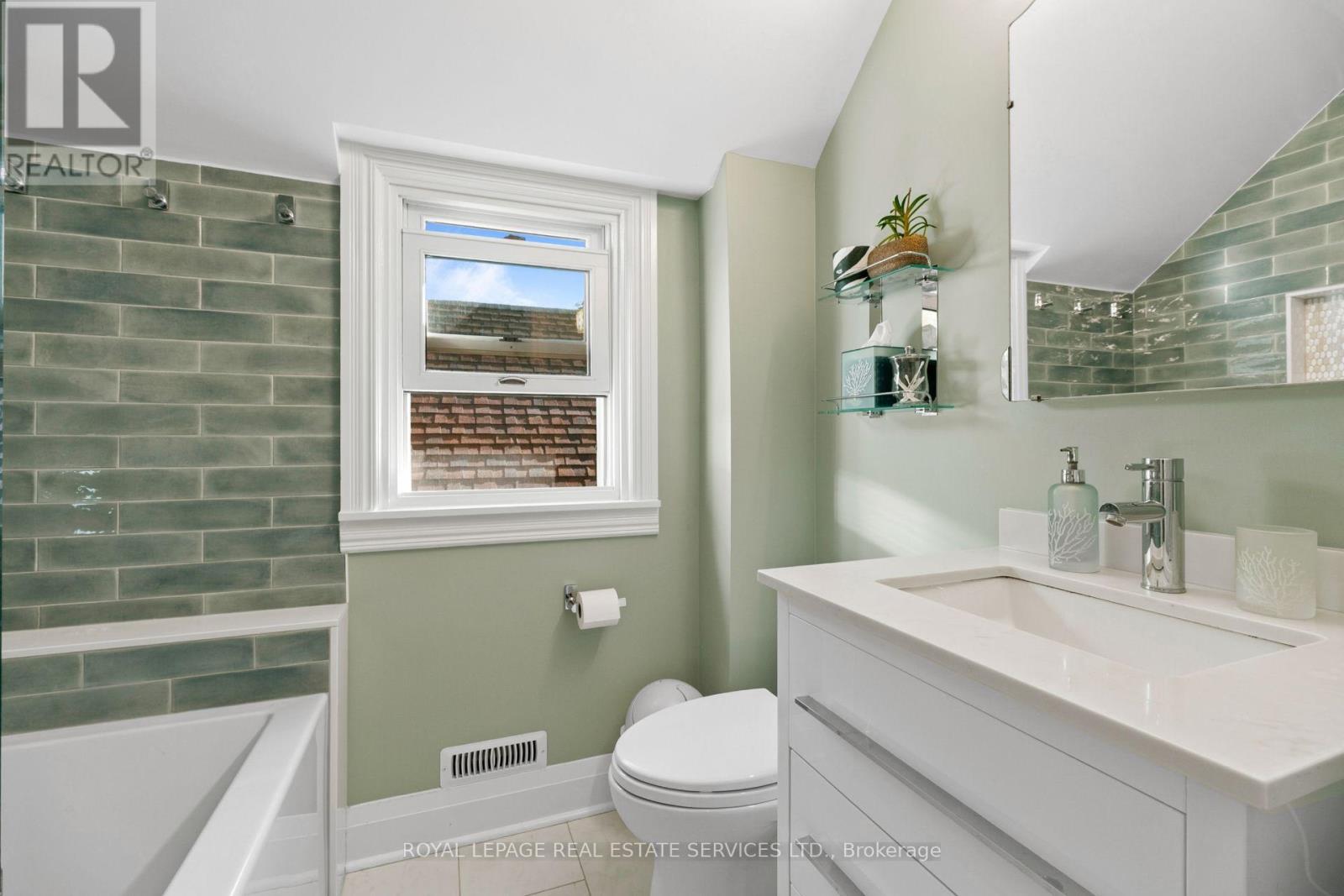 64 Cliveden Avenue, Toronto, Ontario  M8Z 3N1 - Photo 23 - W14097882