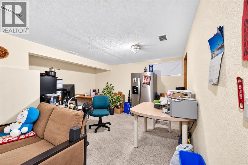 1210 Harvest Hills Drive NE