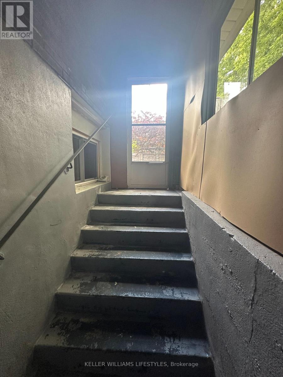 B - 7 Inverness Street, Stratford, Ontario  N5A 1G1 - Photo 13 - X14100014