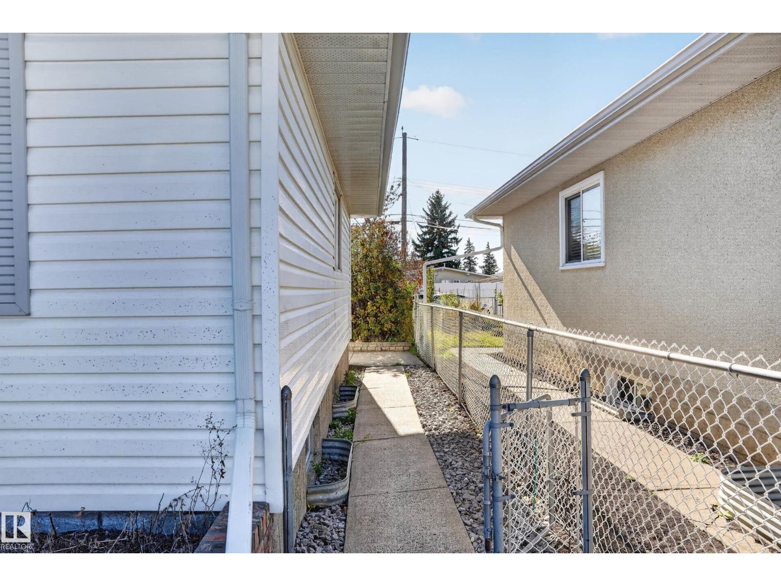 7615 135A AV NW