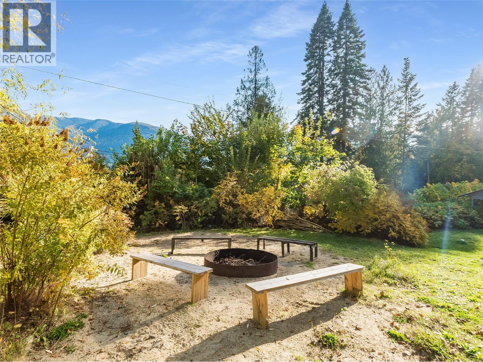 5995 Longbeach Road, Nelson, British Columbia  V1L 6P3 - Photo 11 - 10403828