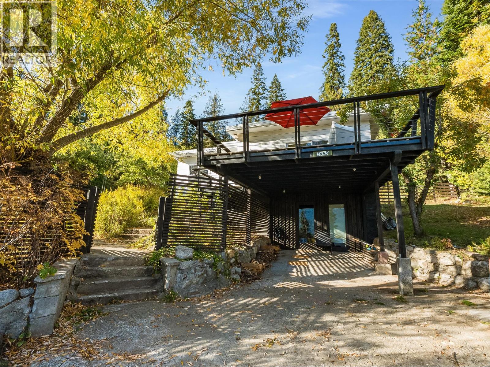 5995 Longbeach Road, Nelson, British Columbia  V1L 6P3 - Photo 8 - 10403828