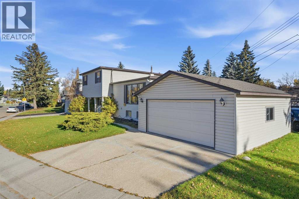 11116 Southdale Road SW, Calgary, Alberta  T2W 0X4 - Photo 3 - A2352772