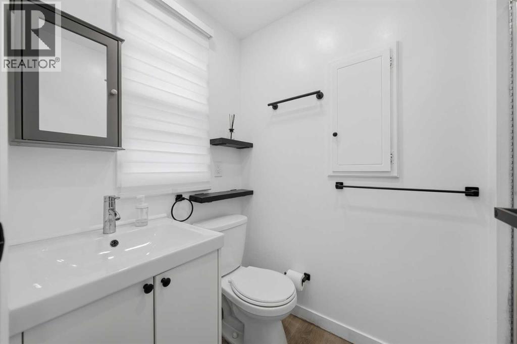 11116 Southdale Road SW, Calgary, Alberta  T2W 0X4 - Photo 26 - A2352772