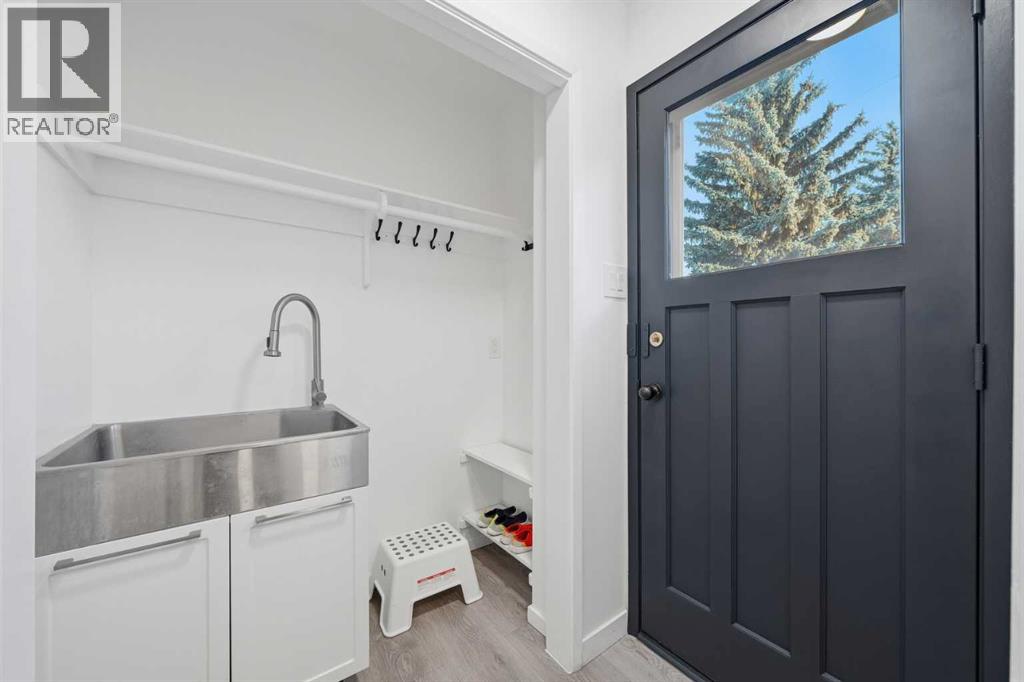 11116 Southdale Road SW, Calgary, Alberta  T2W 0X4 - Photo 25 - A2352772