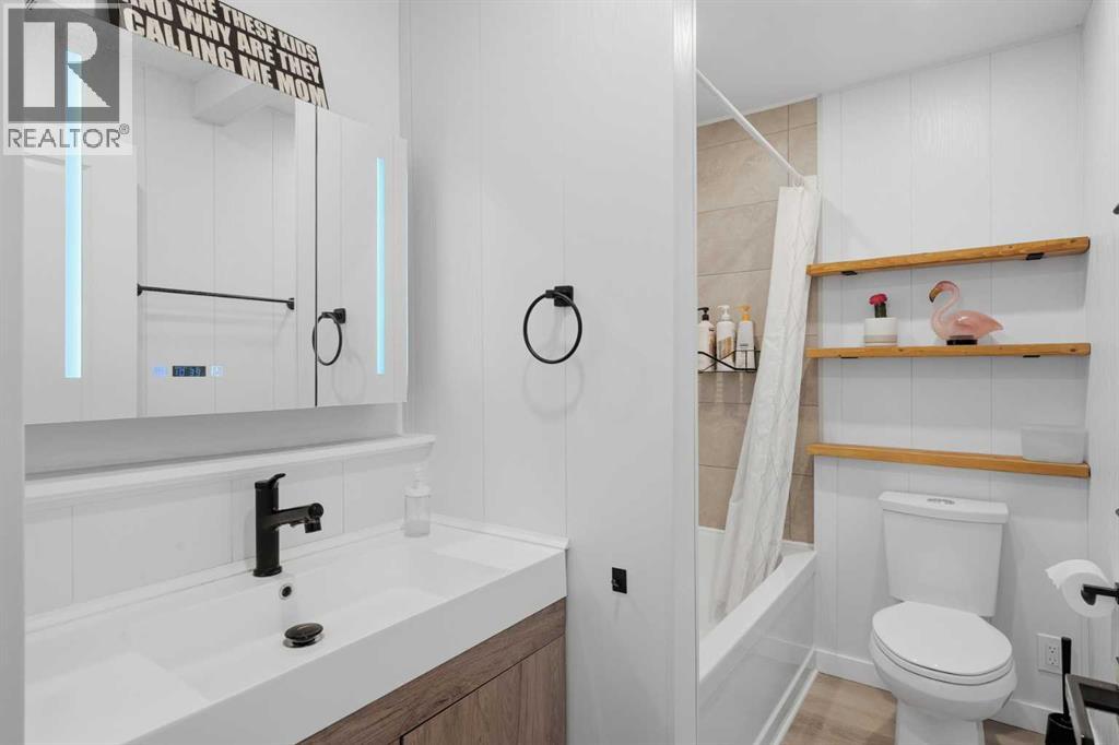 11116 Southdale Road SW, Calgary, Alberta  T2W 0X4 - Photo 17 - A2352772