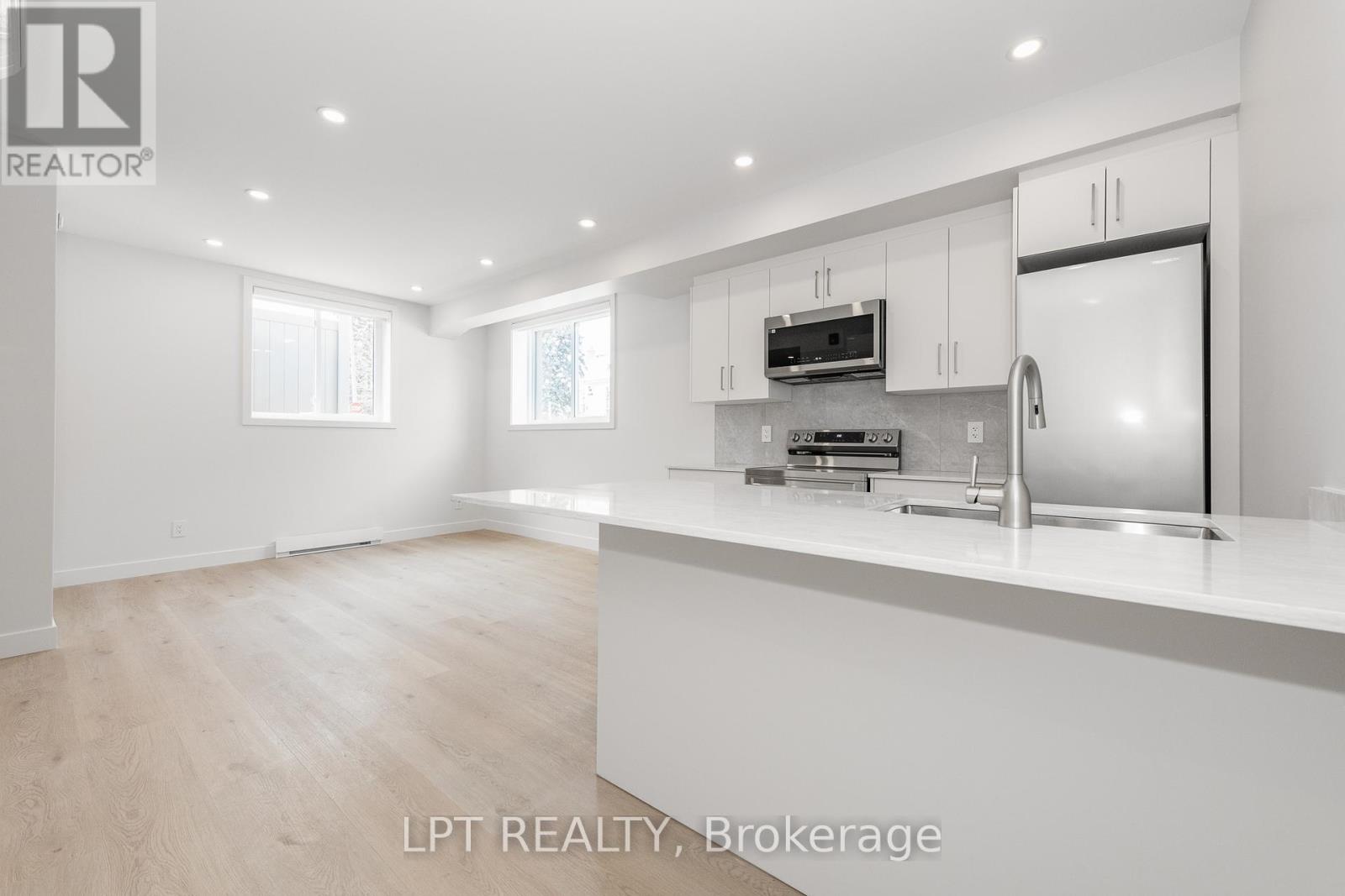 2 - 319 Shakespeare Street, Ottawa, Ontario K1L 5M1 - Photo 2 - X14099998