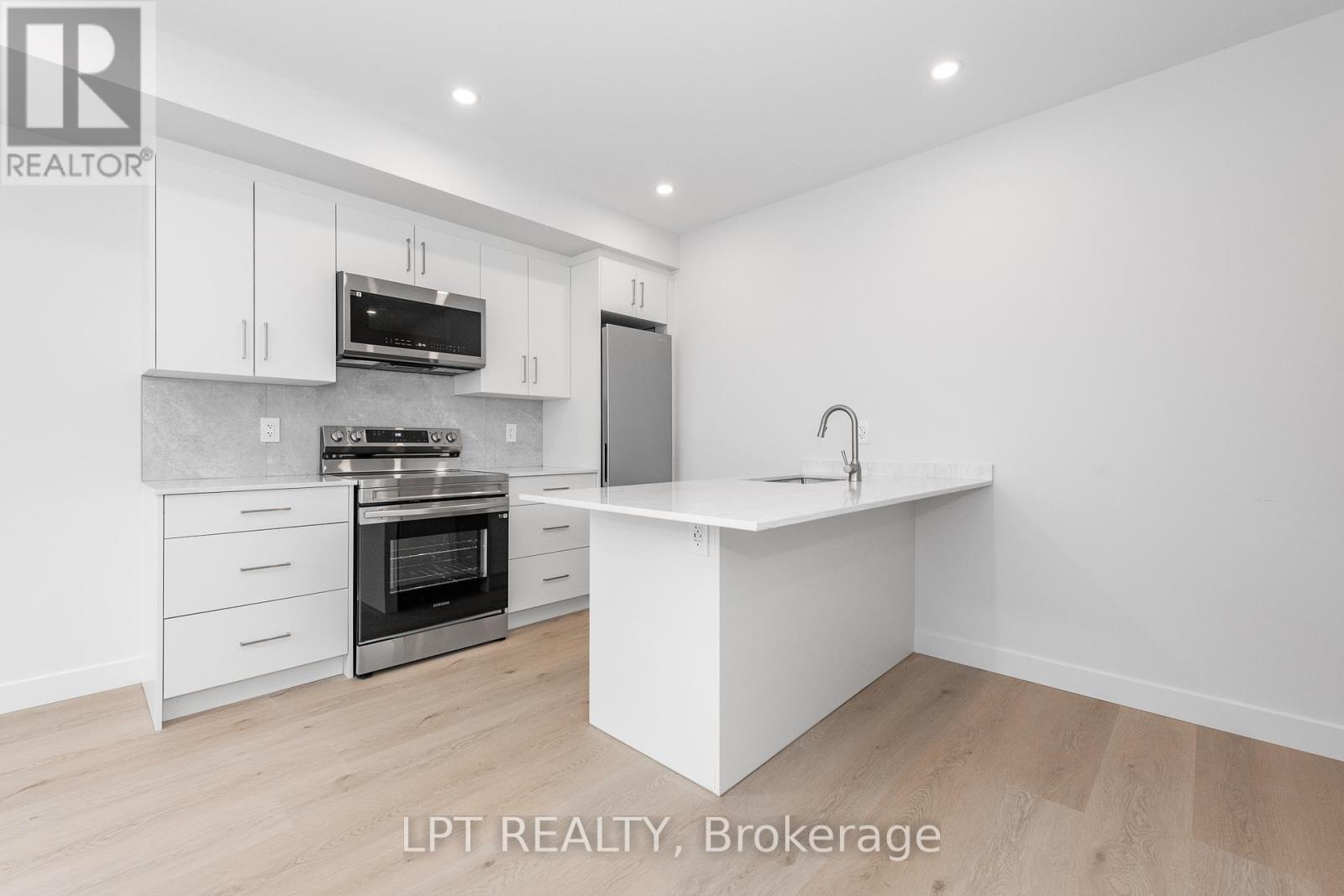 2 - 319 Shakespeare Street, Ottawa, Ontario K1L 5M1 - Photo 3 - X14099998