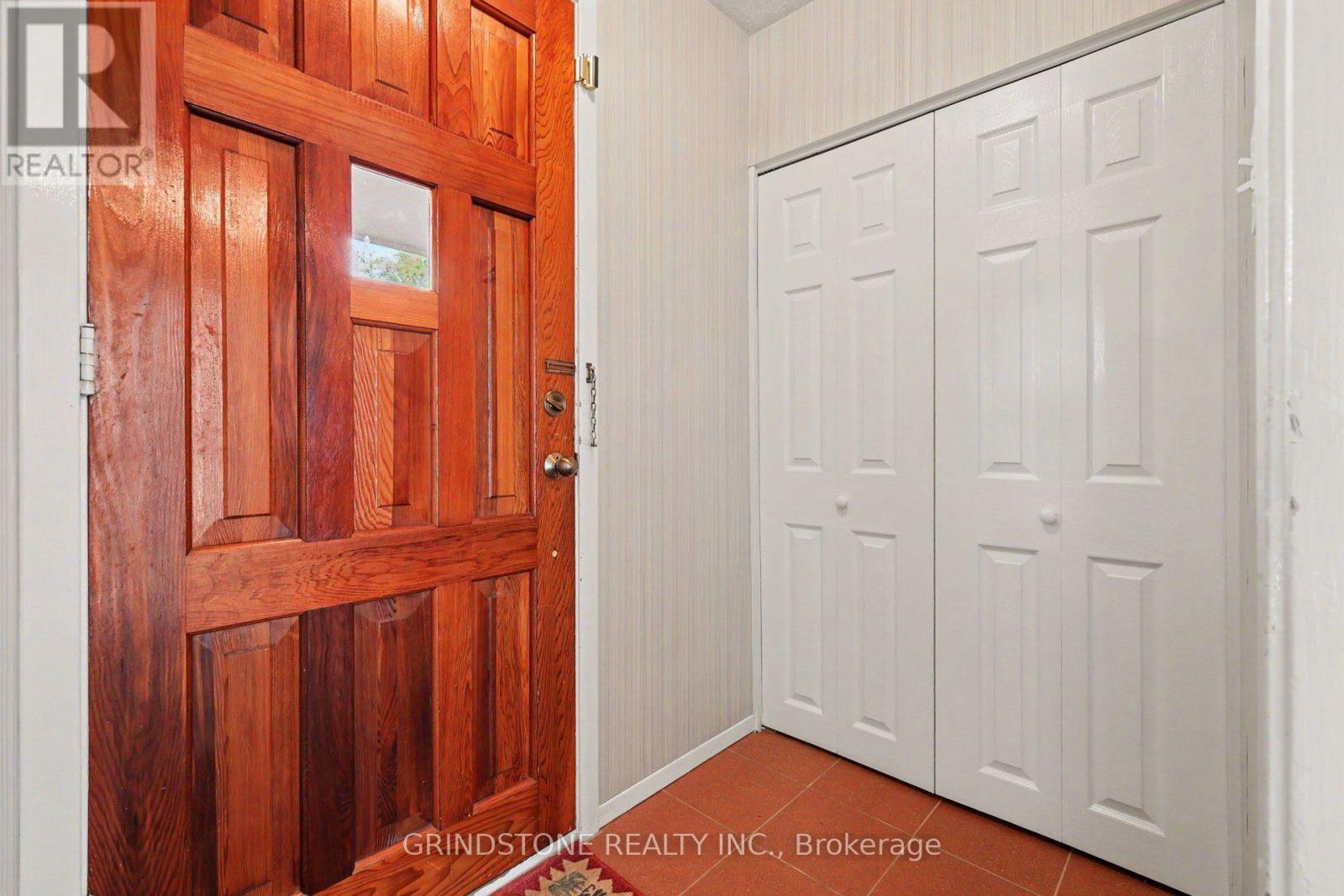 22 Lavina Crescent, Ottawa, Ontario  K2H 7P2 - Photo 2 - X14100028