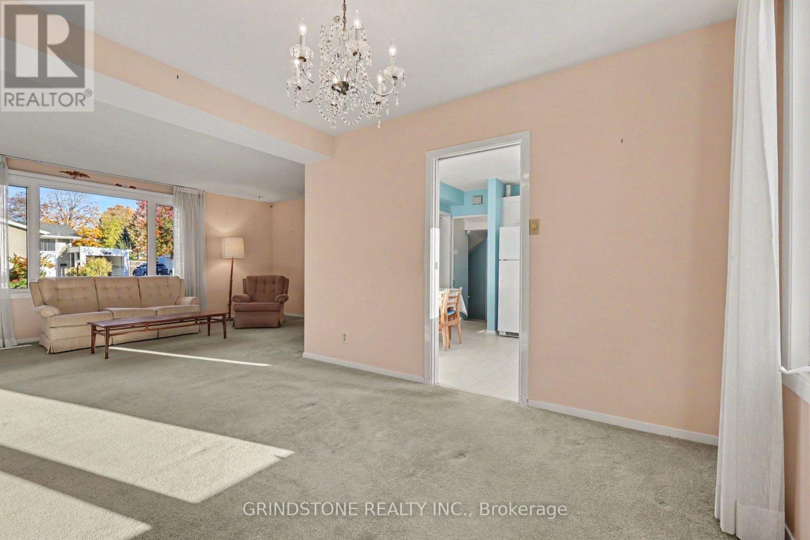 22 Lavina Crescent, Ottawa, Ontario  K2H 7P2 - Photo 8 - X14100028