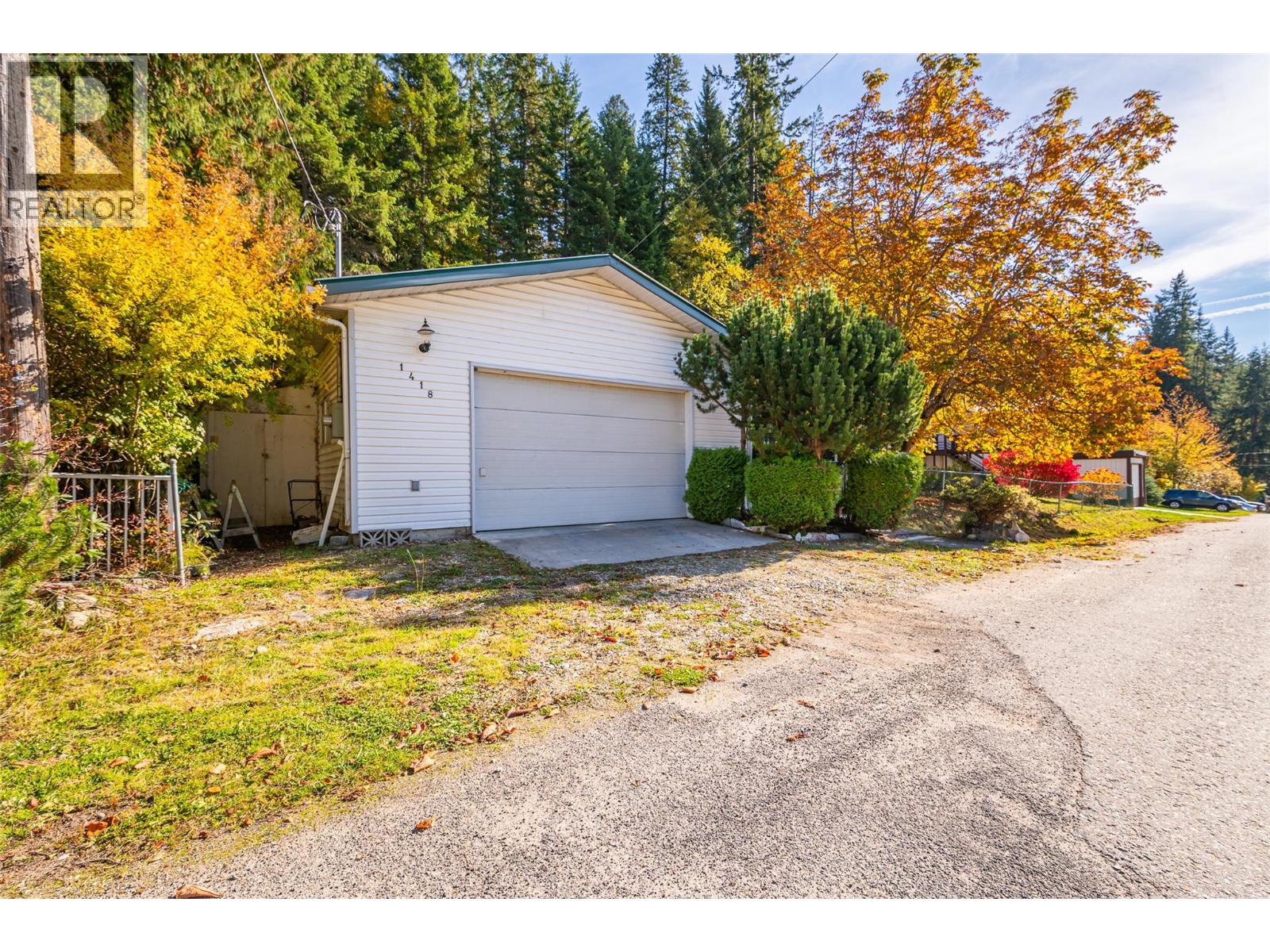 1418 Campbell Avenue, Riondel, British Columbia V0B 2B0 - Photo 14 - 10404030