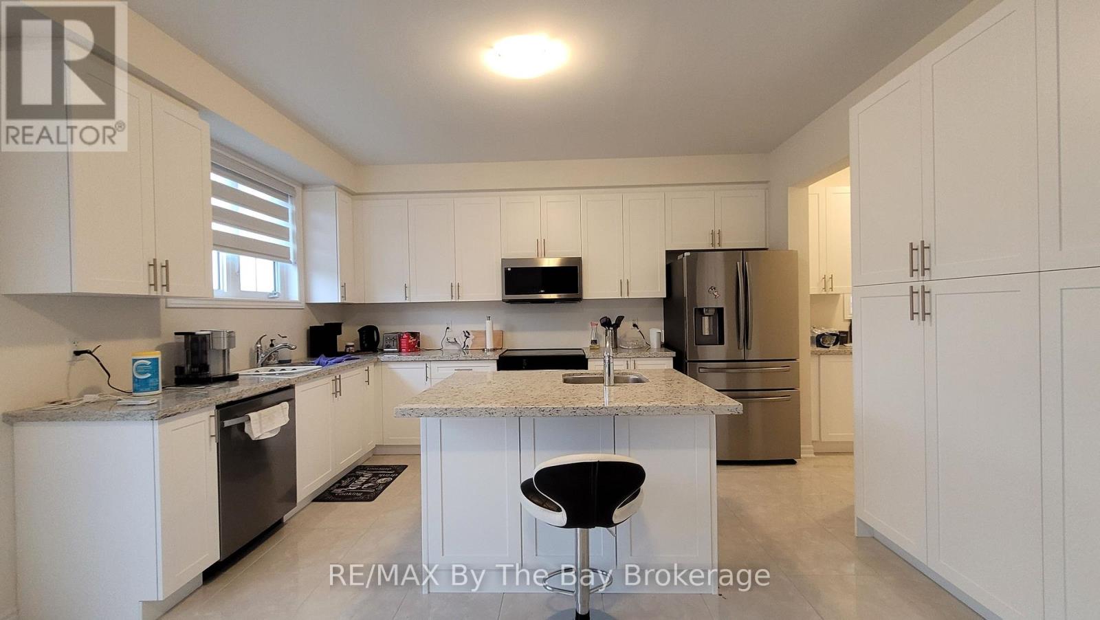 32 Rosanne Circle, Wasaga Beach, Ontario  L9Z 0N3 - Photo 10 - S14100044