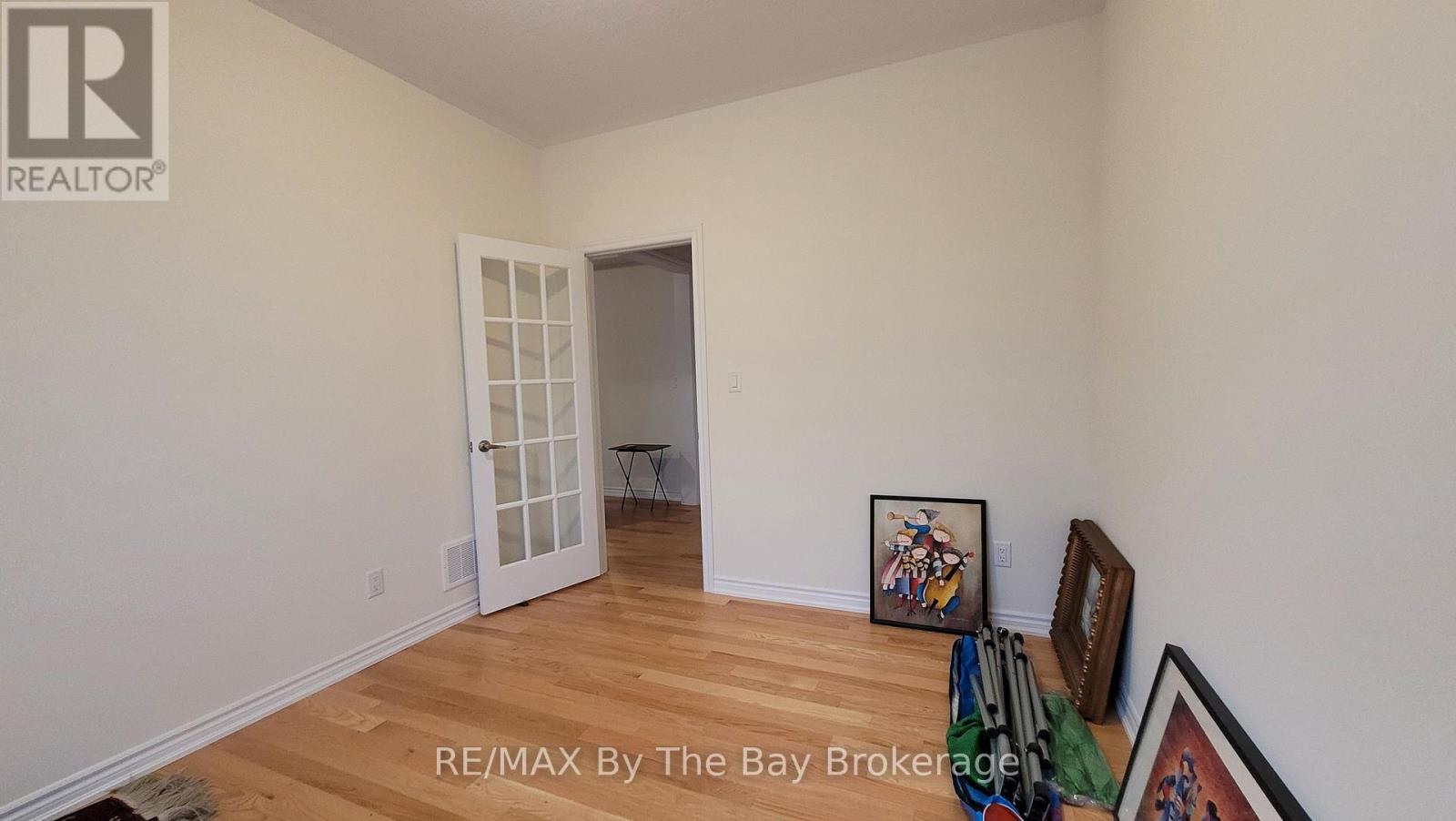 32 Rosanne Circle, Wasaga Beach, Ontario  L9Z 0N3 - Photo 13 - S14100044