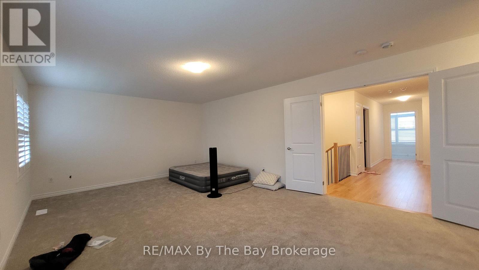 32 Rosanne Circle, Wasaga Beach, Ontario  L9Z 0N3 - Photo 17 - S14100044