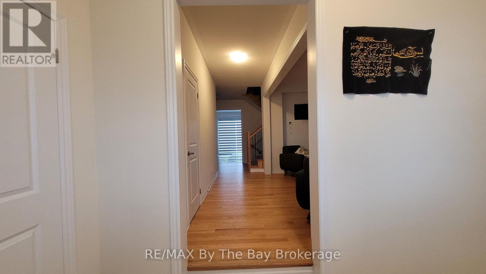 32 Rosanne Circle, Wasaga Beach, Ontario  L9Z 0N3 - Photo 4 - S14100044