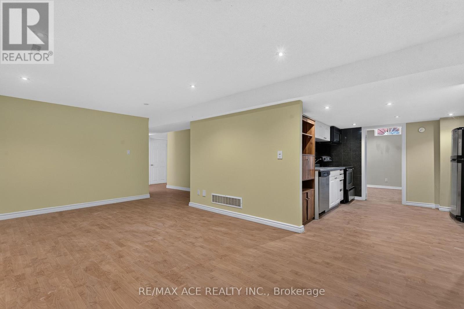 1690 Major Oaks Road, Pickering, Ontario  L1X 1X1 - Photo 41 - E14100048