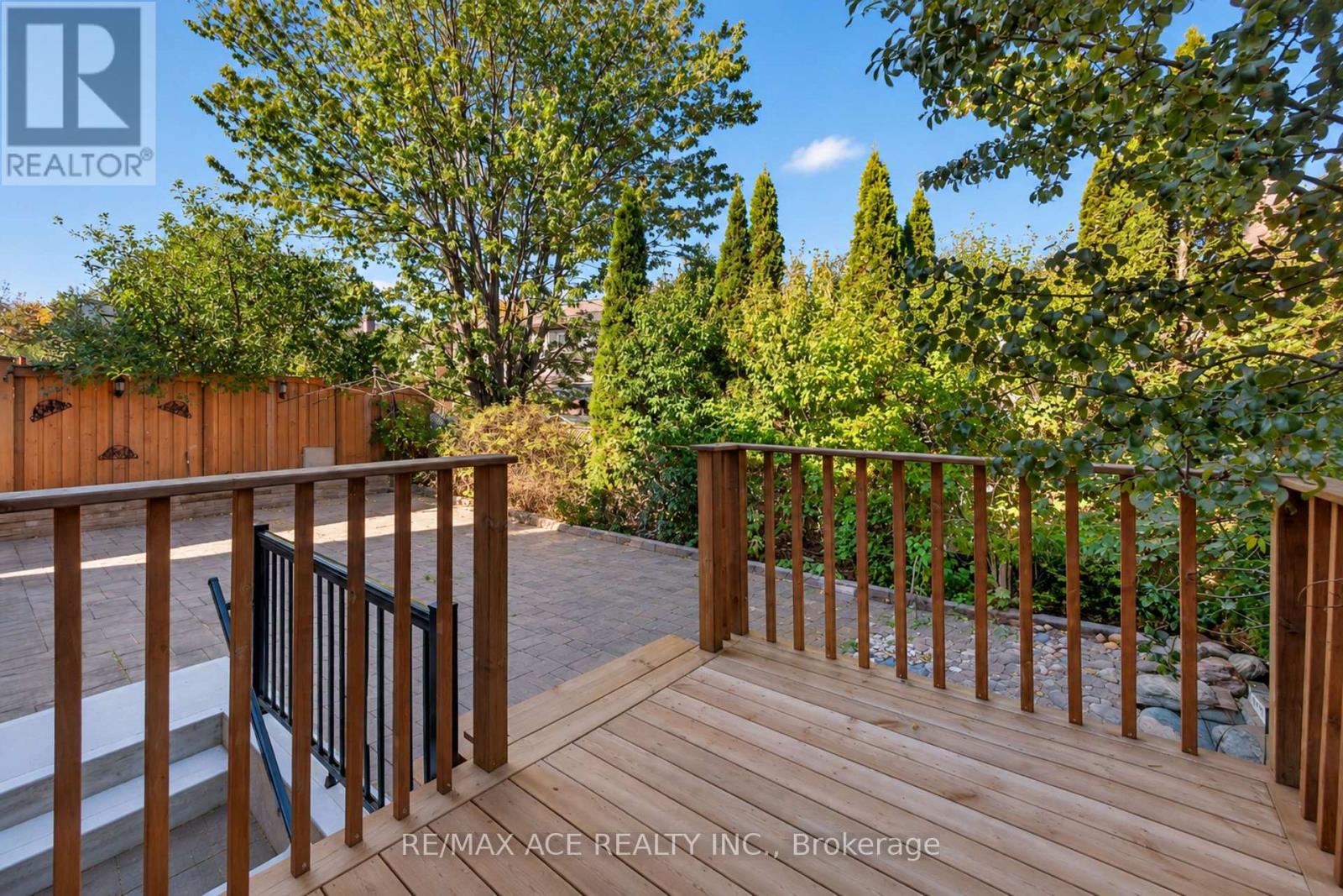 1690 Major Oaks Road, Pickering, Ontario  L1X 1X1 - Photo 47 - E14100048