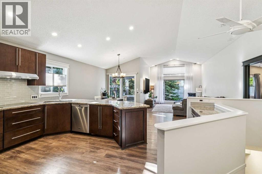 36 Hidden Ranch Mews NW, Calgary, Alberta  T3A 5Z5 - Photo 3 - A2349545