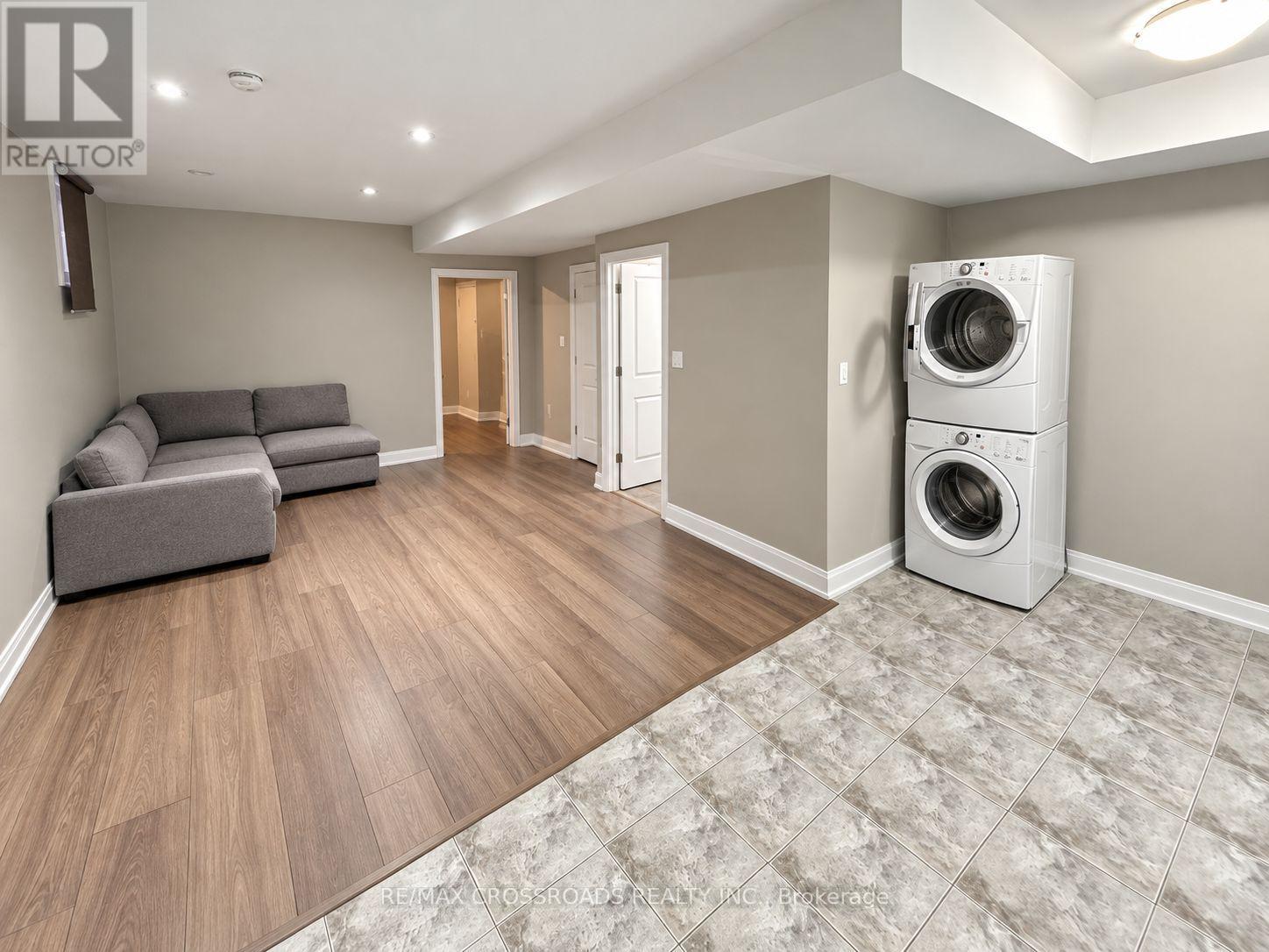 43 Waniska Avenue, Toronto, Ontario  M8Y 1R1 - Photo 7 - W14099218