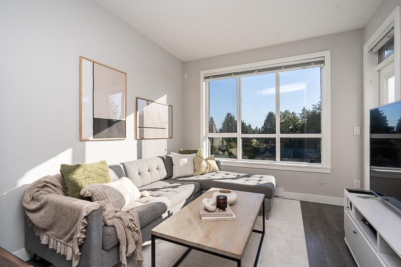 405 15388 105 AVENUE, surrey, British Columbia