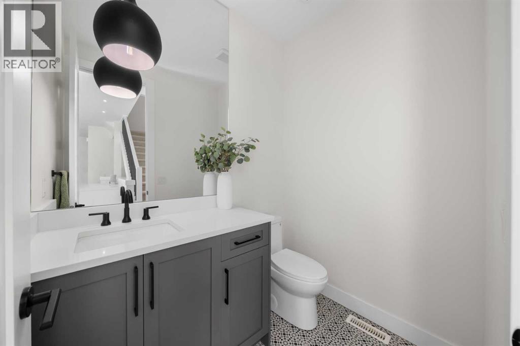 2183 49 Avenue Sw, Calgary, Alberta  T2T 5C1 - Photo 15 - A2351872