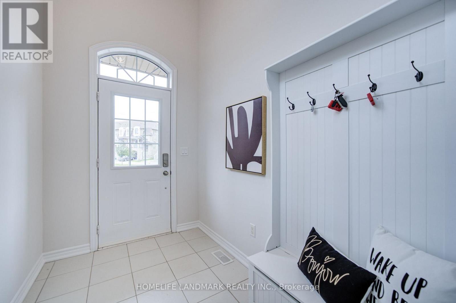 17 Etherington Way, Markham, Ontario  L6C 0X4 - Photo 3 - N13837782