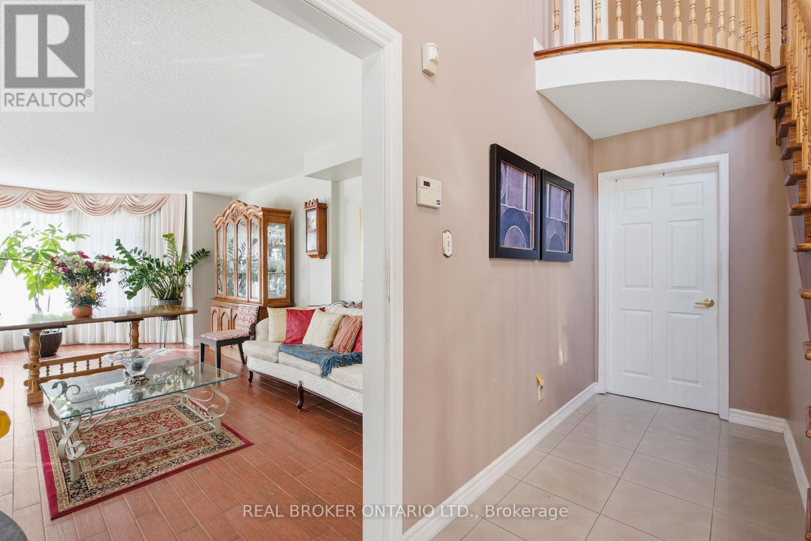 5683 Shillington Drive, Mississauga, Ontario  L5R 3N5 - Photo 6 - W14084098
