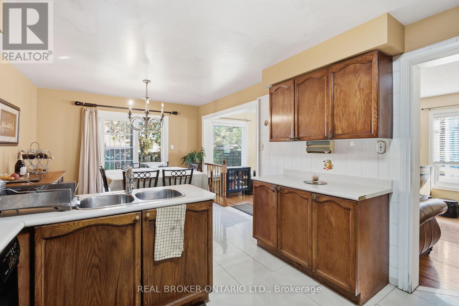 5683 Shillington Drive, Mississauga, Ontario  L5R 3N5 - Photo 20 - W14084098