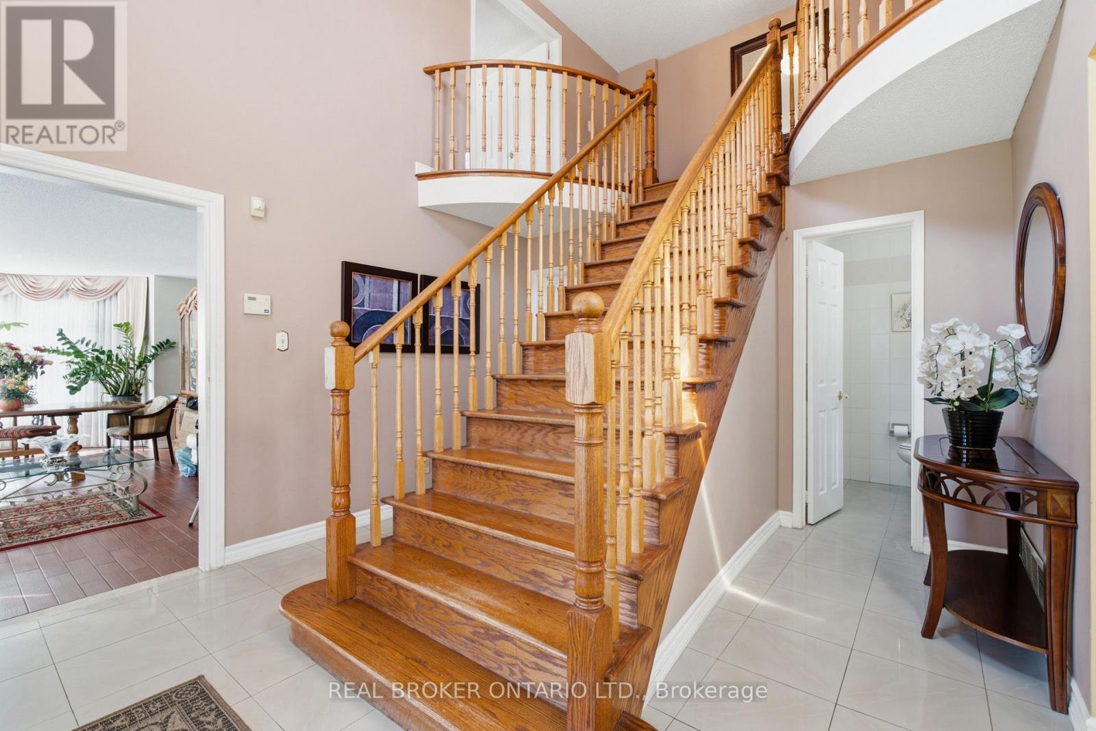 5683 Shillington Drive, Mississauga, Ontario  L5R 3N5 - Photo 5 - W14084098