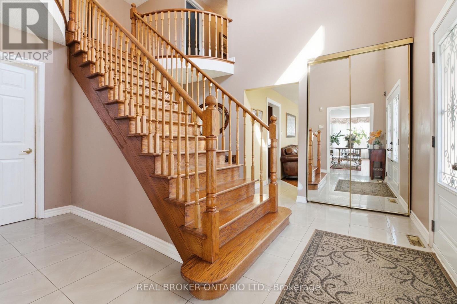 5683 Shillington Drive, Mississauga, Ontario  L5R 3N5 - Photo 8 - W14084098