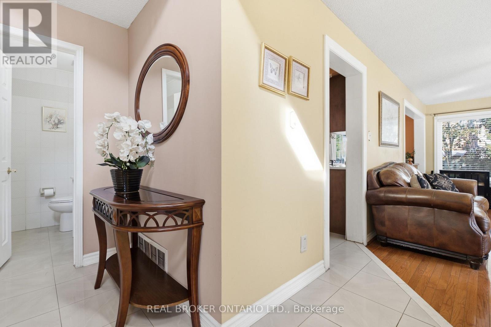 5683 Shillington Drive, Mississauga, Ontario  L5R 3N5 - Photo 9 - W14084098