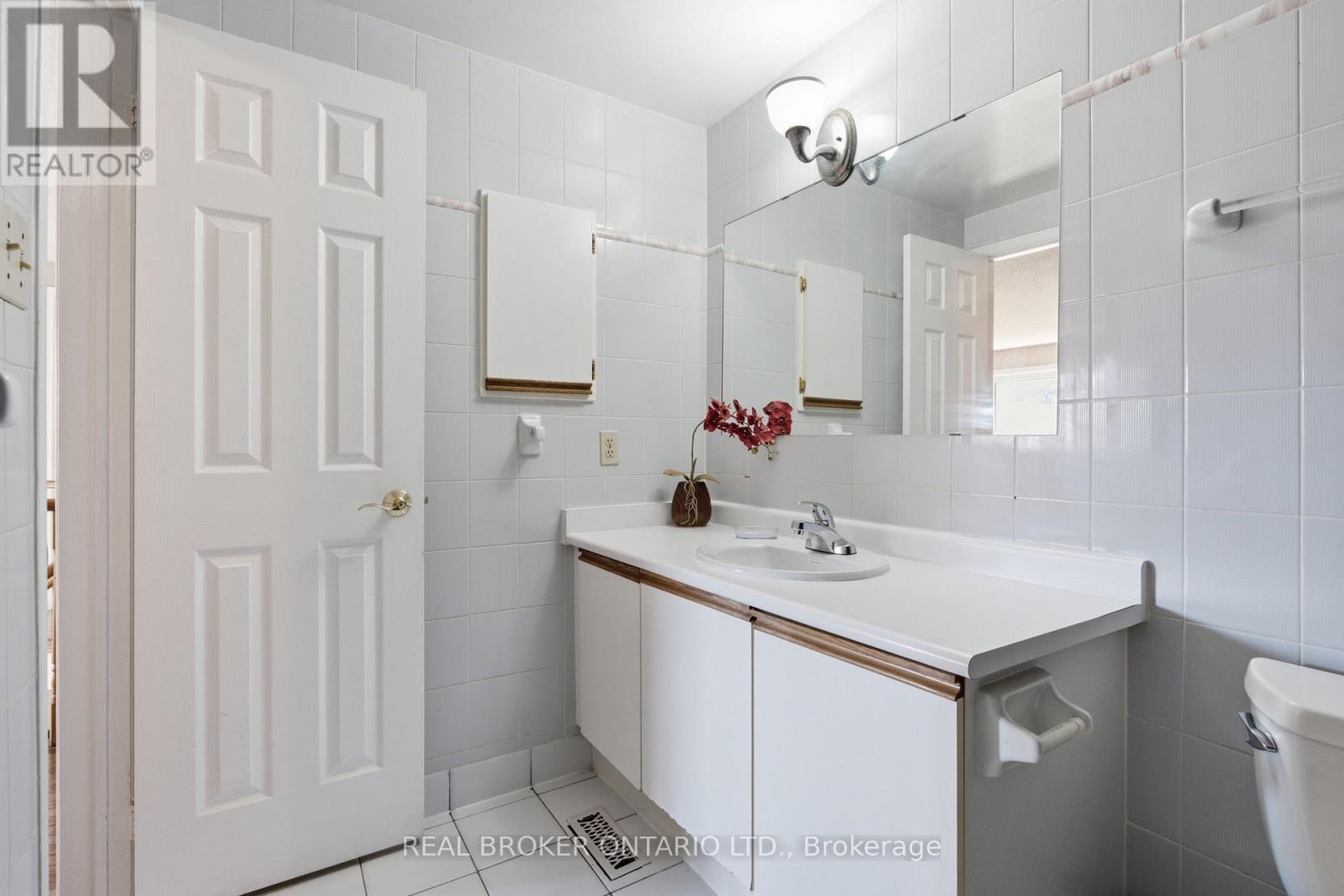 5683 Shillington Drive, Mississauga, Ontario  L5R 3N5 - Photo 25 - W14084098