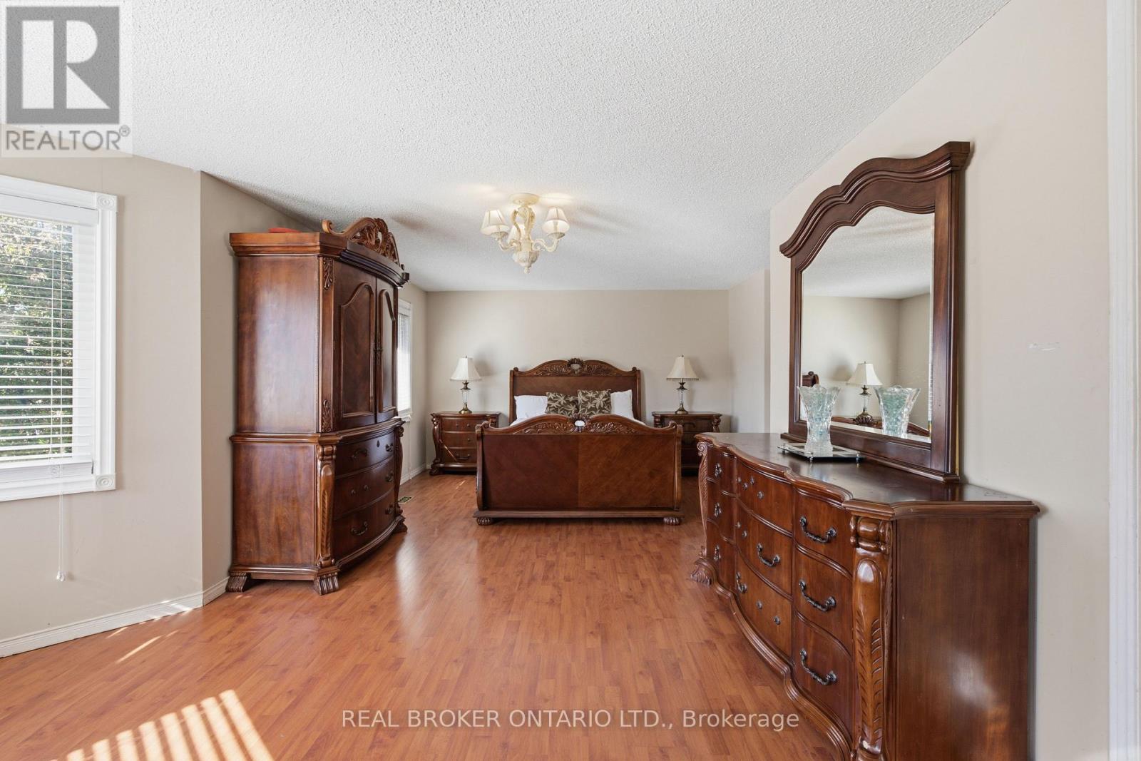 5683 Shillington Drive, Mississauga, Ontario  L5R 3N5 - Photo 29 - W14084098