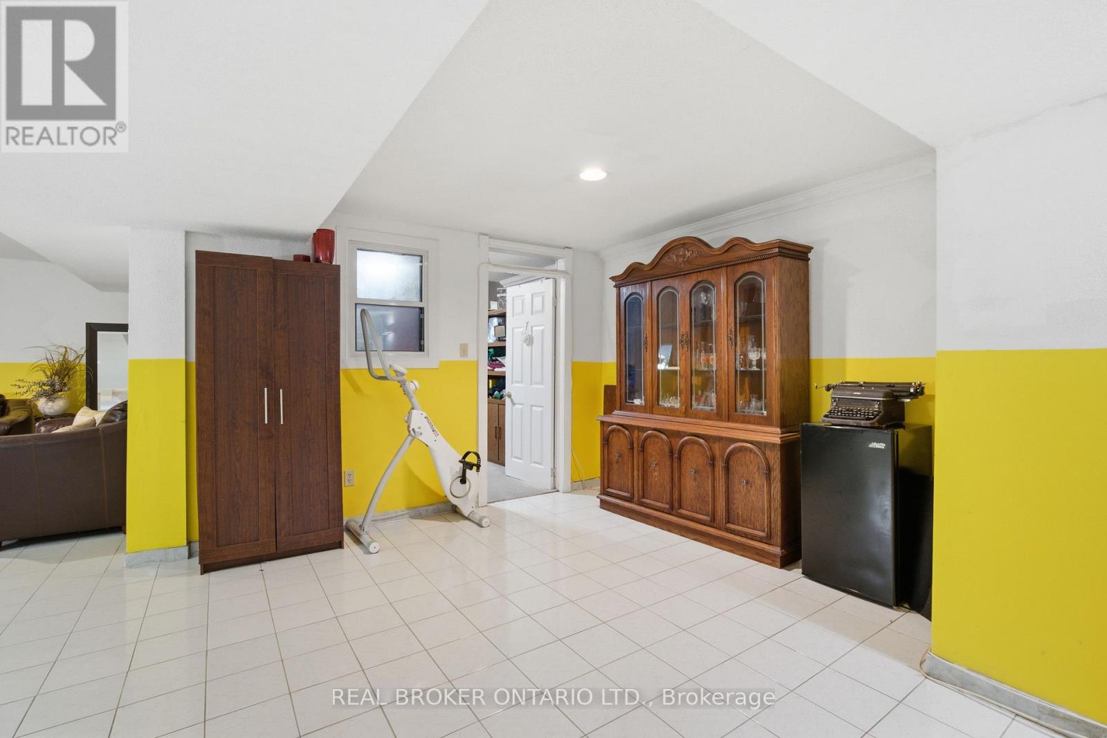 5683 Shillington Drive, Mississauga, Ontario  L5R 3N5 - Photo 35 - W14084098