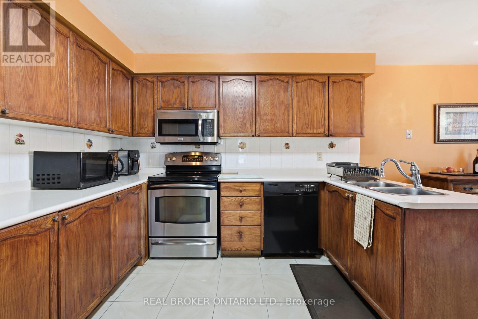 5683 Shillington Drive, Mississauga, Ontario  L5R 3N5 - Photo 19 - W14084098