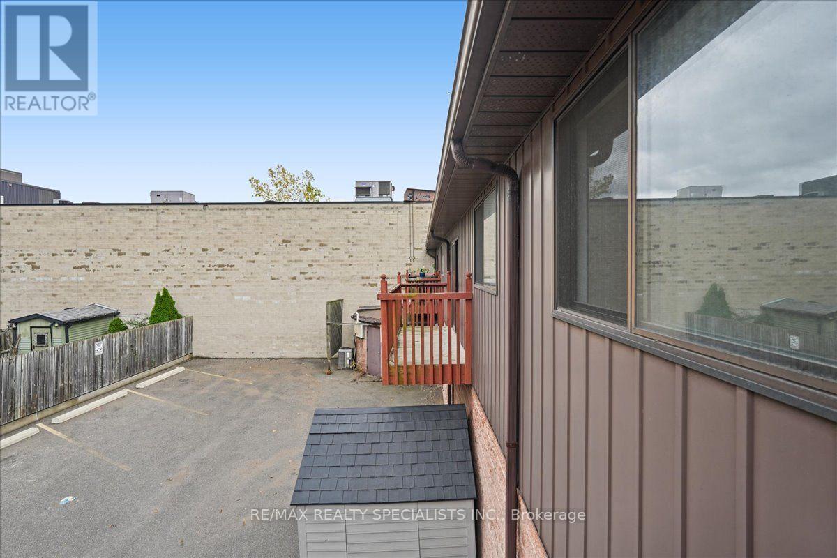 323 Upper Wentworth Street, Hamilton, Ontario  L9A 4T2 - Photo 36 - X13871440