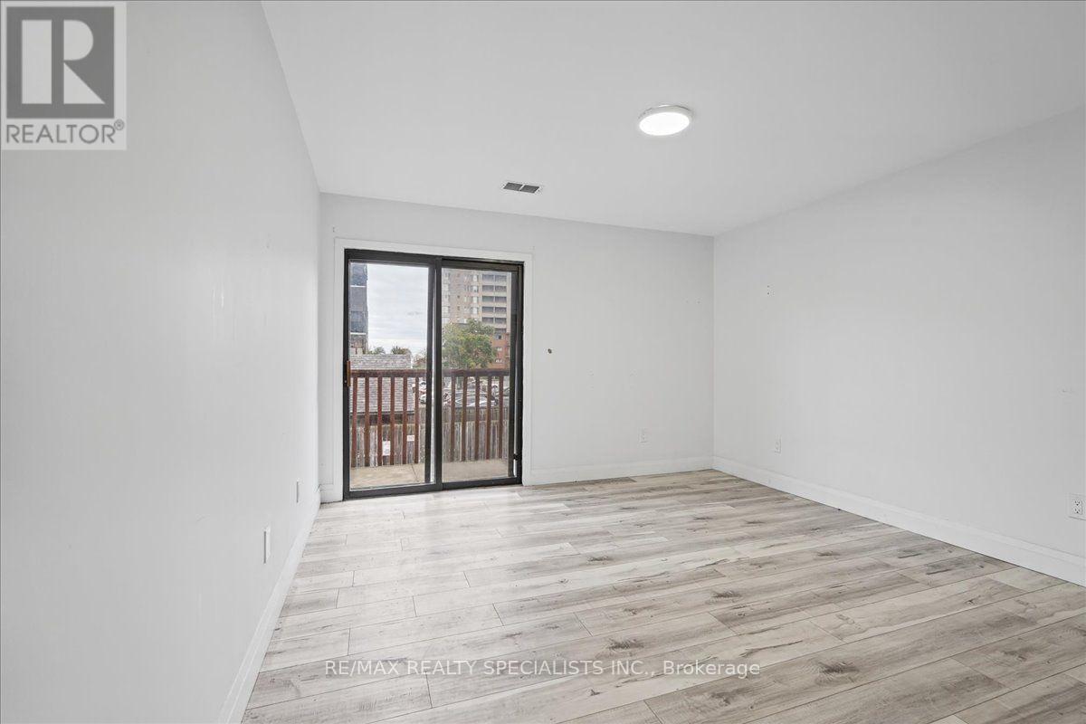 323 Upper Wentworth Street, Hamilton, Ontario  L9A 4T2 - Photo 22 - X13871440