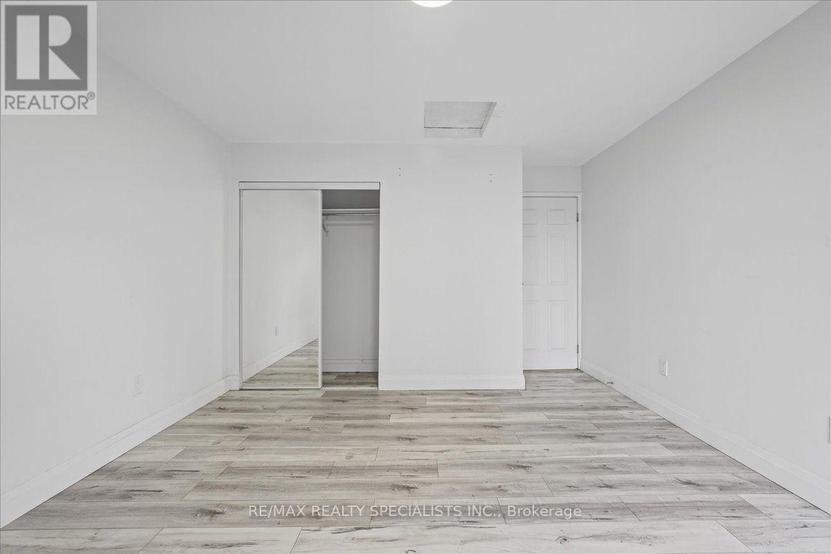 323 Upper Wentworth Street, Hamilton, Ontario  L9A 4T2 - Photo 23 - X13871440