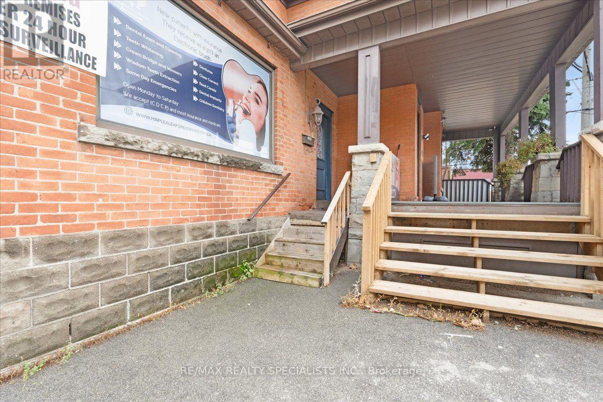 323 Upper Wentworth Street, Hamilton, Ontario  L9A 4T2 - Photo 3 - X13871440