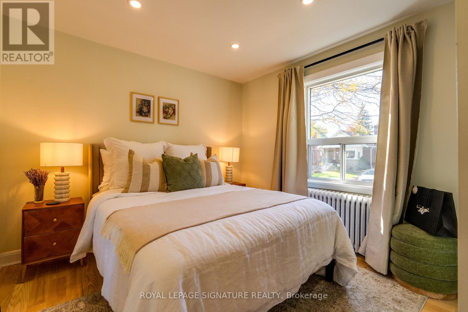 31 Davies Crescent, Toronto, Ontario  M4J 2X7 - Photo 10 - E14099680