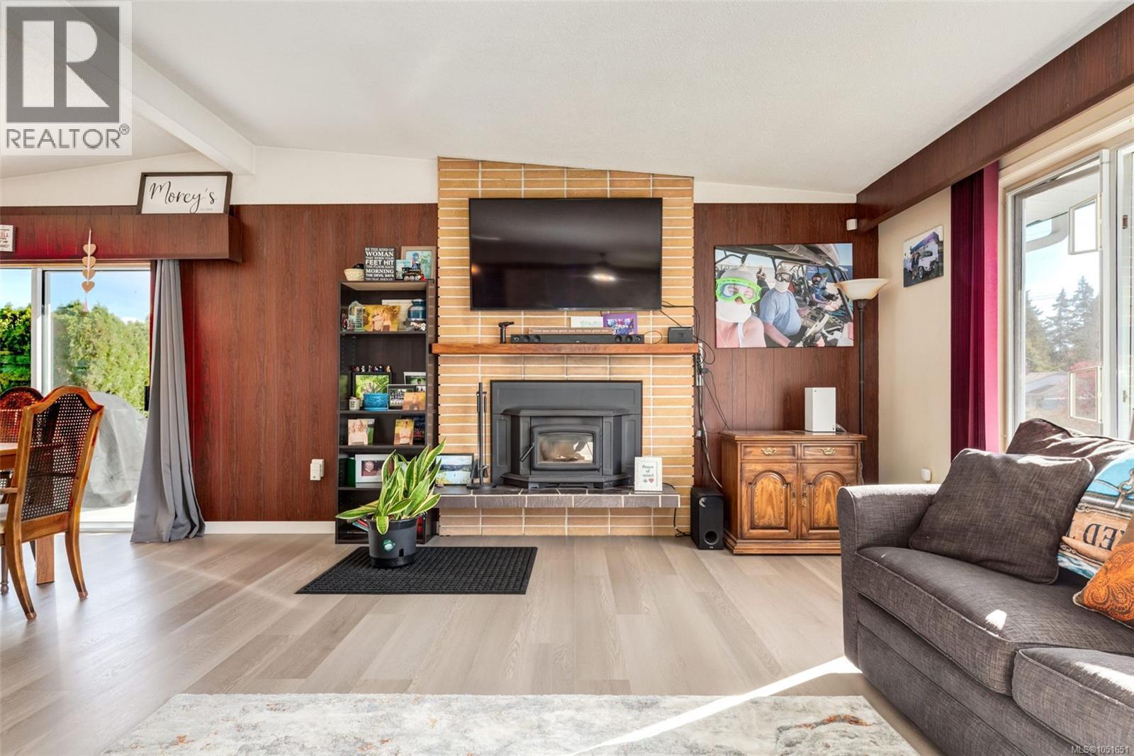 2895 Josephine St