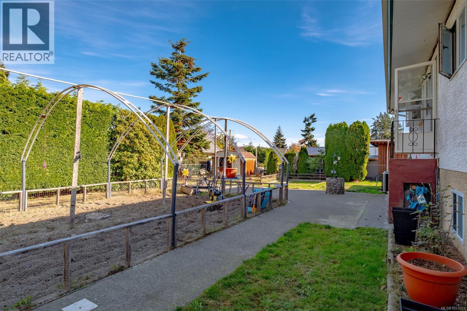 2895 Josephine St