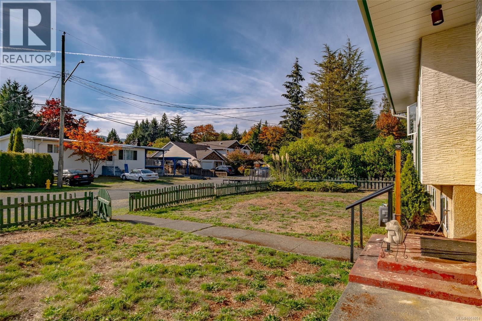 2895 Josephine St