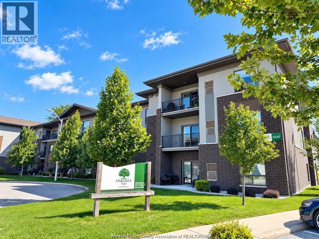 5840 NEWMAN Unit# 208, LaSalle, Ontario
