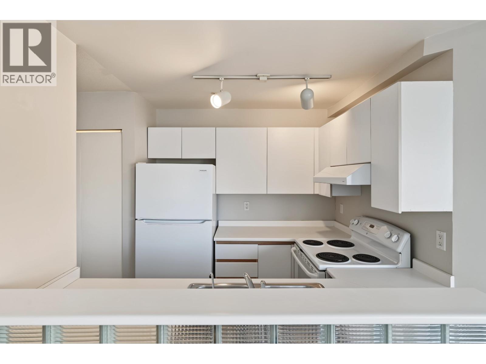 314 2020 W 8th Avenue, Vancouver, British Columbia  V6J 1W5 - Photo 5 - R3176476