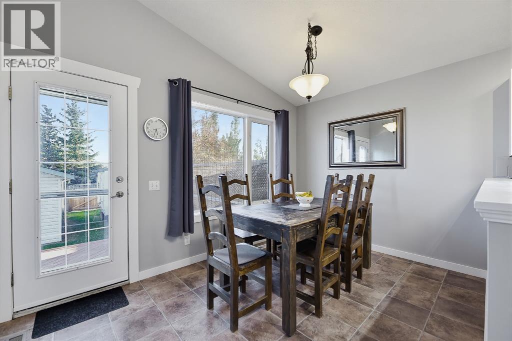 85 West Mcdougal Road, Cochrane, Alberta  T4C 1P9 - Photo 15 - A2352737