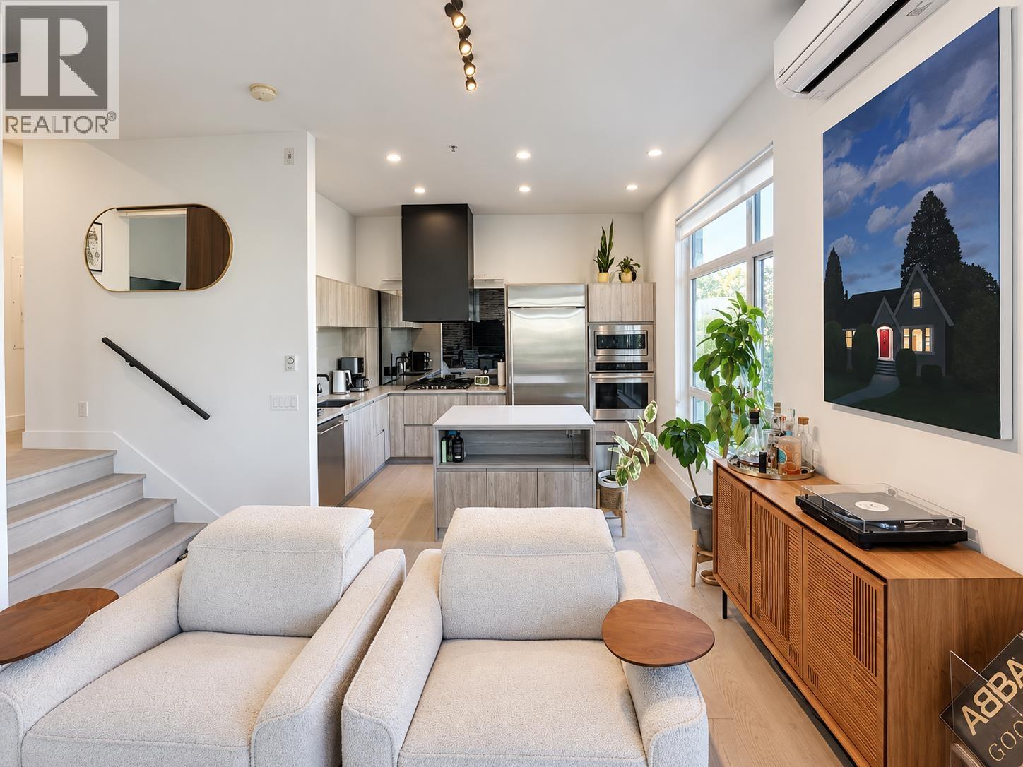305 300 Salter Street, New Westminster, British Columbia  V3M 0L9 - Photo 5 - R3176533